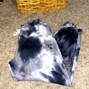 LOVE STREAK Cropped Tie Dyed Jogger Size Large